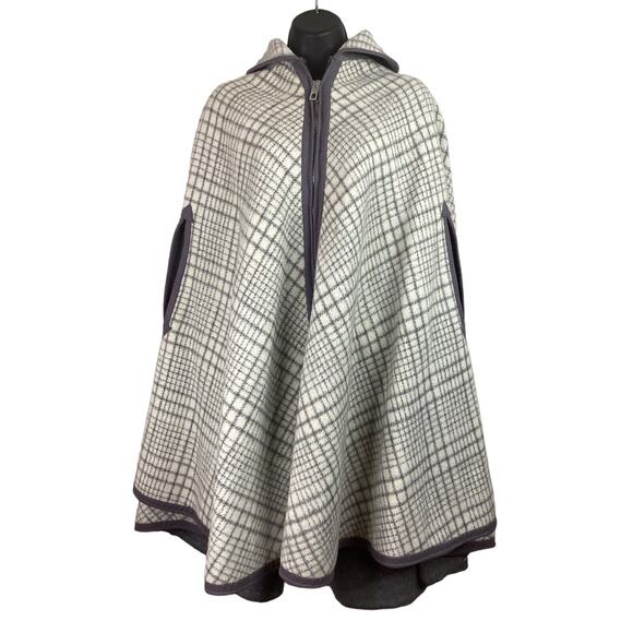 Vtg Wool Poncho Heavy Reversible Gray White Women’s One Size Fits All - Picture 1 of 12